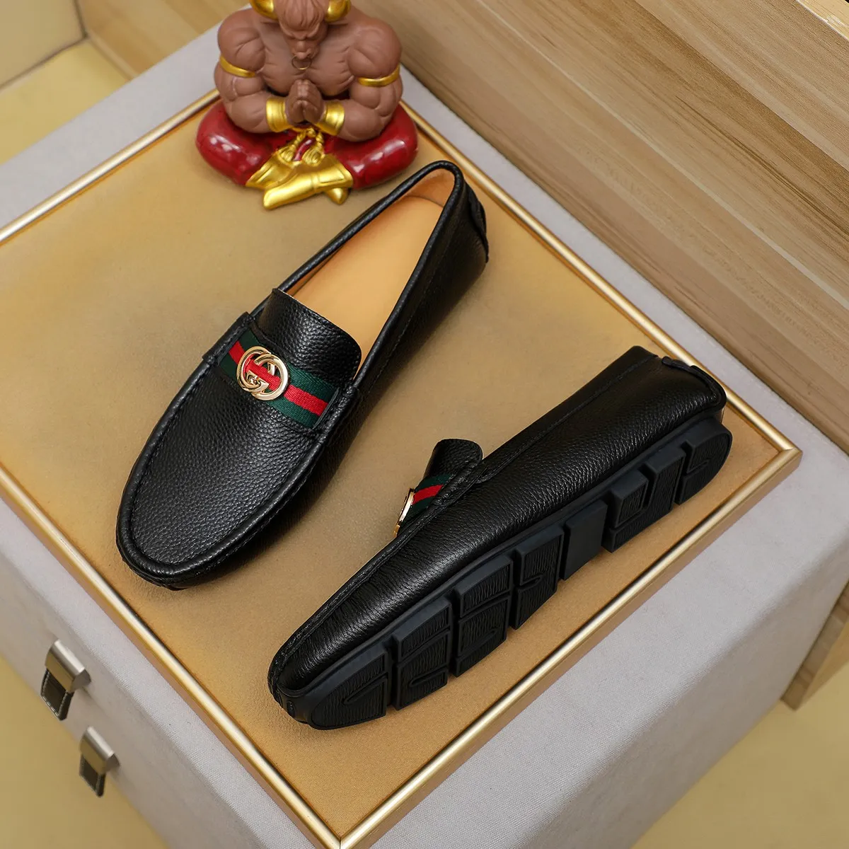 Men's shoes 💰360💰💰GUCCI Gucci official website synchronizes the latest model 🛃The upper is made of imported cowhide, 🐷leather lining, rubber outsole, 🎩🎩top-notch handcrafted workmanship with fine stitches and threads🔍definitely satisfy those perfectionist men who pursue high luxury quality 👏 Colors available! Code number 38-45 Large quantity in stock